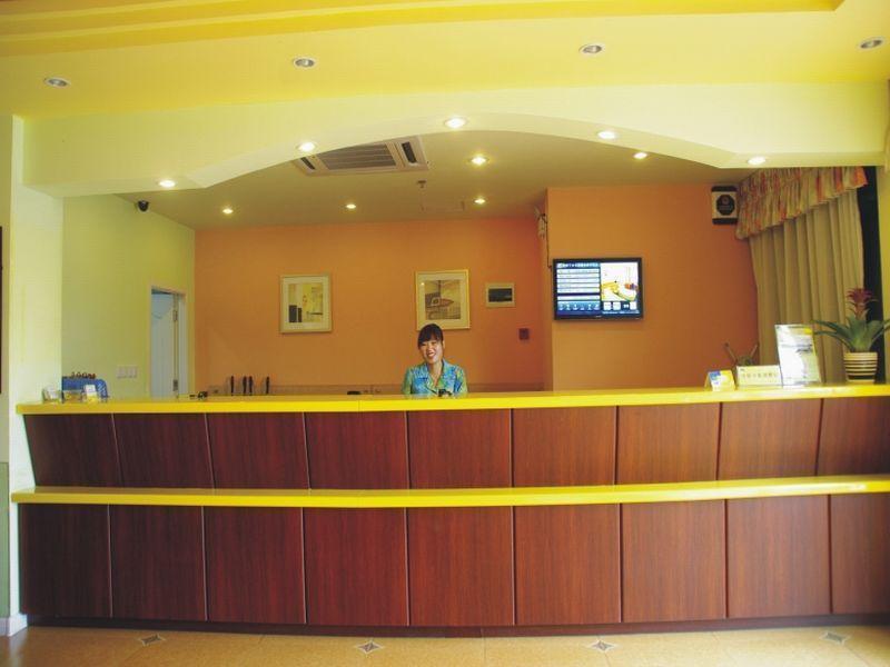 Home Inn Hangzhou Xiasha Wenyuan Road Mass Media College Exterior photo